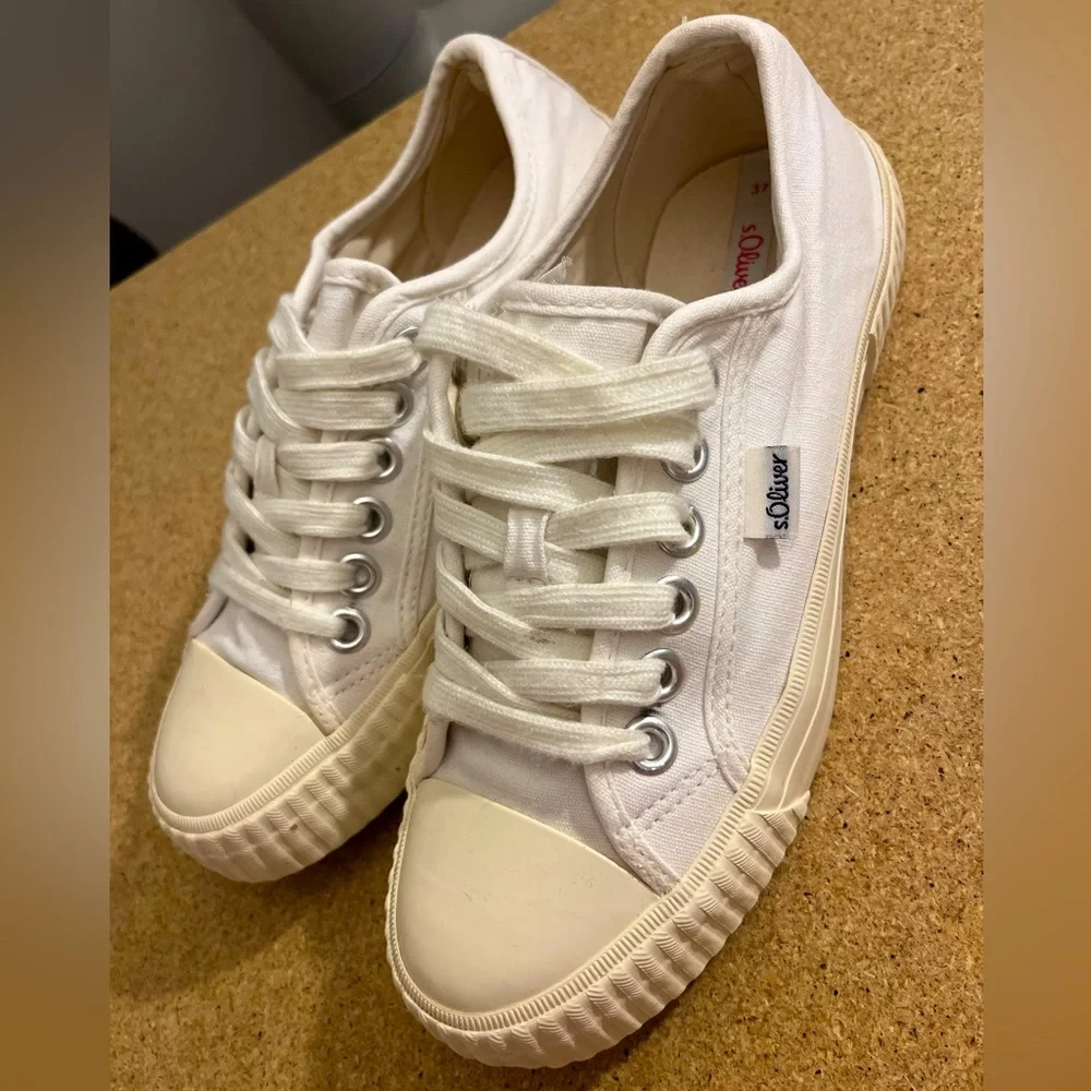 s.Oliver Canvas Sneakers Size 37 - Picture 4 of 15